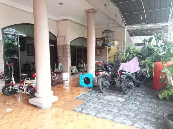 dijual rumah taman indah