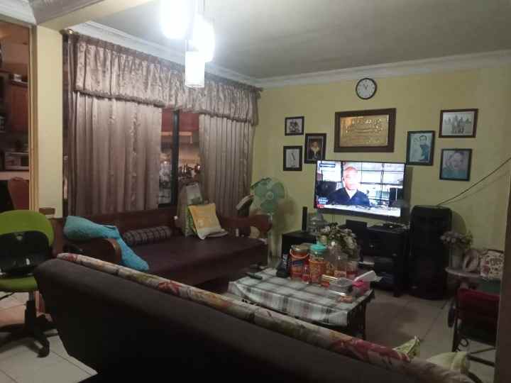dijual rumah taman indah