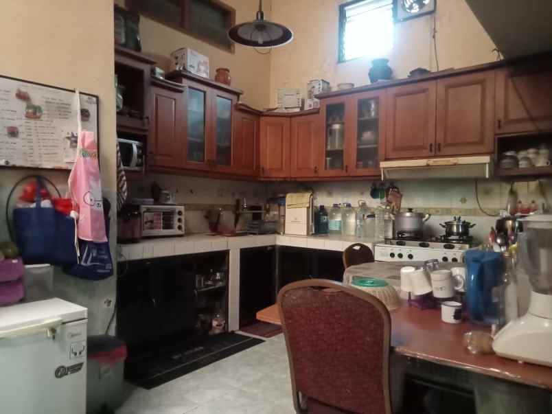 dijual rumah taman indah