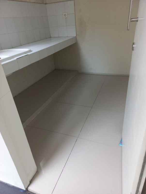 dijual rumah taman puspa raya citraland habis renov