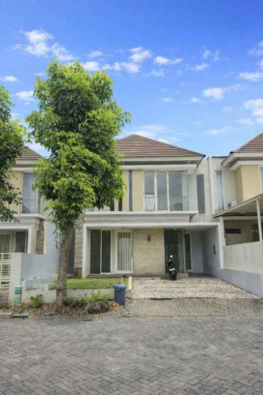 dijual rumah taman puspa raya citraland habis renov