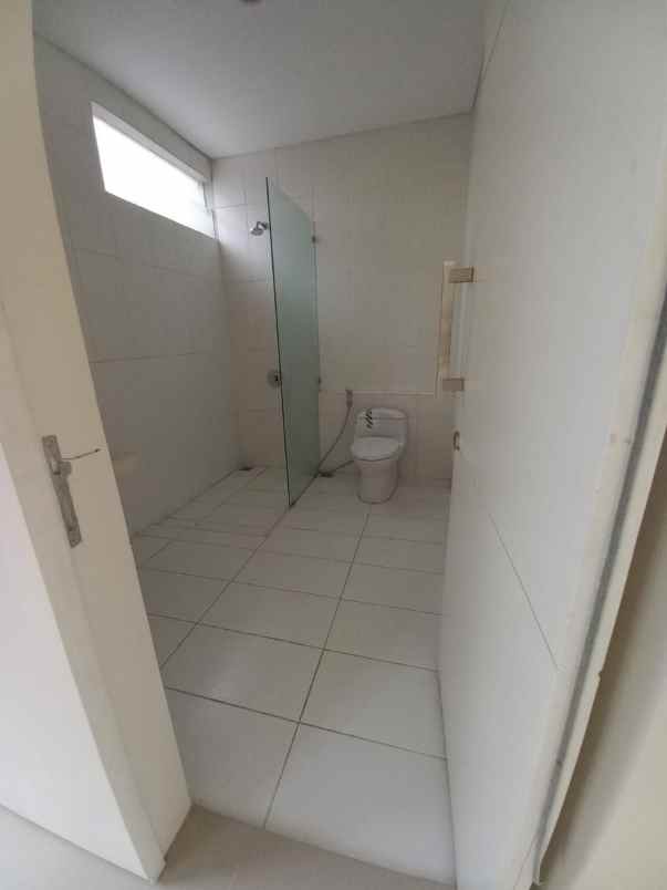 dijual rumah taman puspa raya citraland habis renov