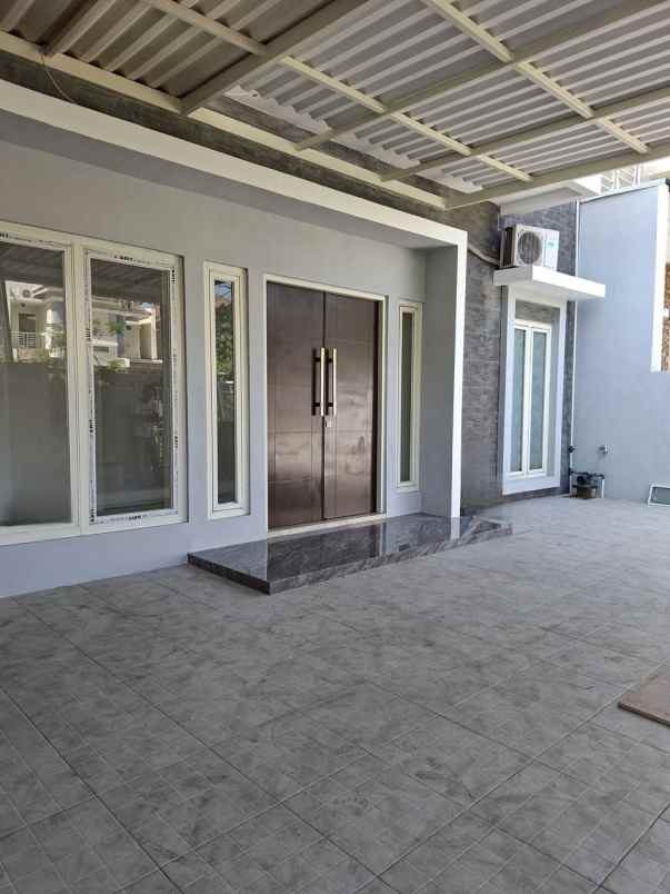 dijual rumah taman rivera
