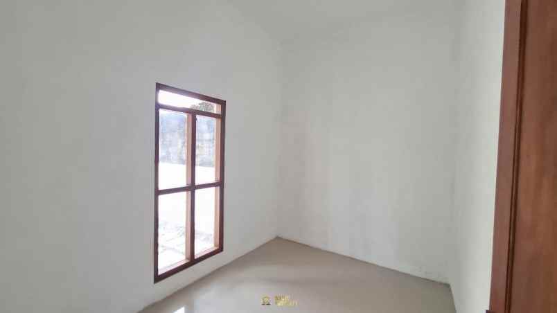 dijual rumah tamanmartani kalasan