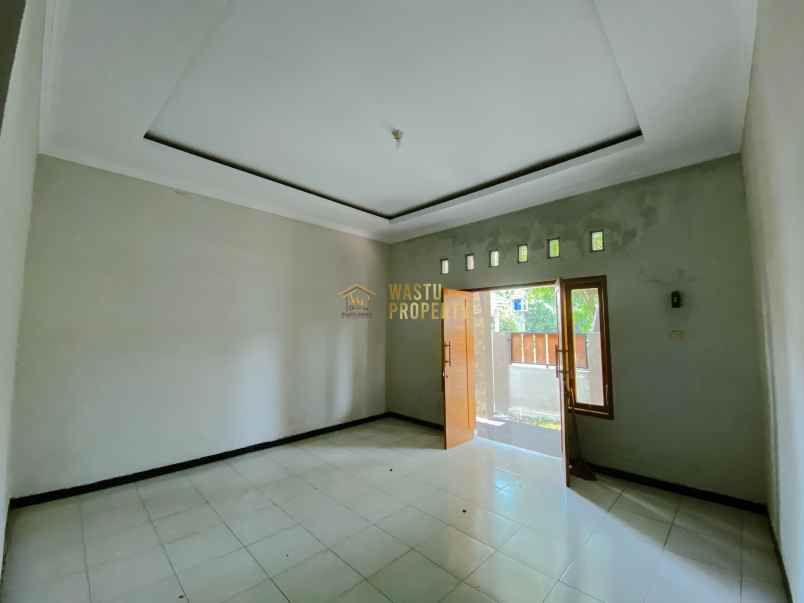 dijual rumah tamanmartani kec kalasan