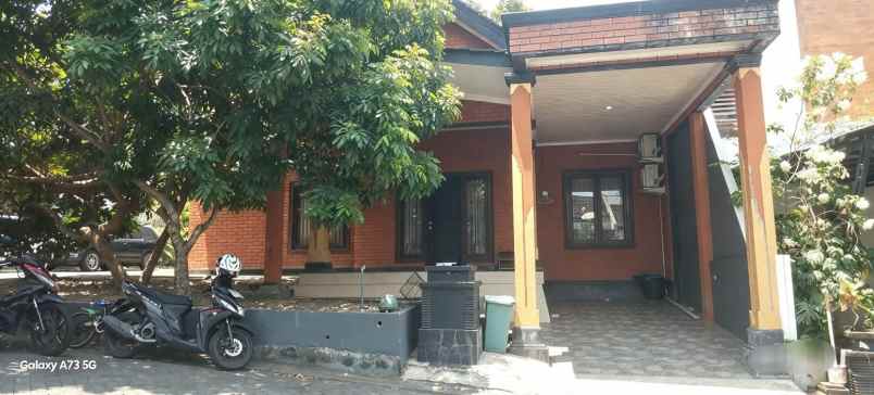 dijual rumah tamansari hill