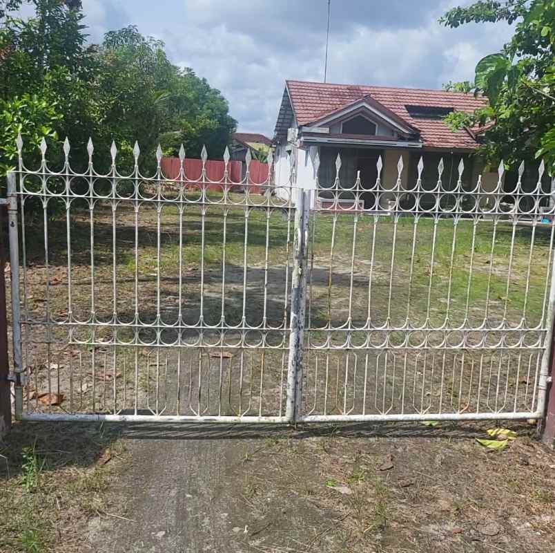 dijual rumah tanah