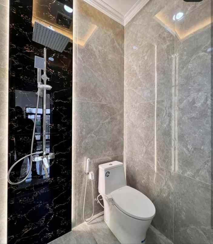 dijual rumah tanah baru