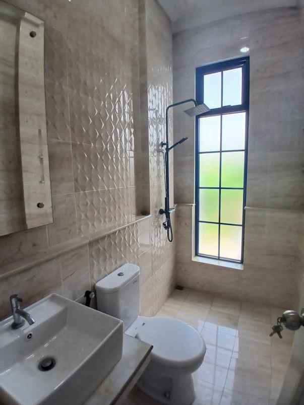 dijual rumah tanah baru