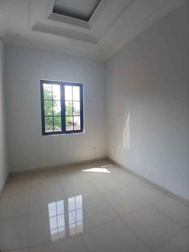 dijual rumah tanah baru