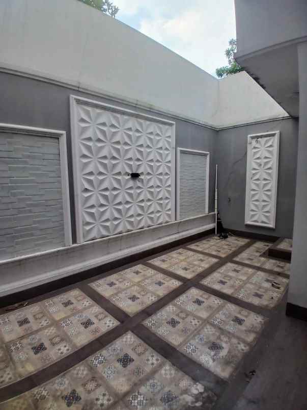 dijual rumah tanah baru