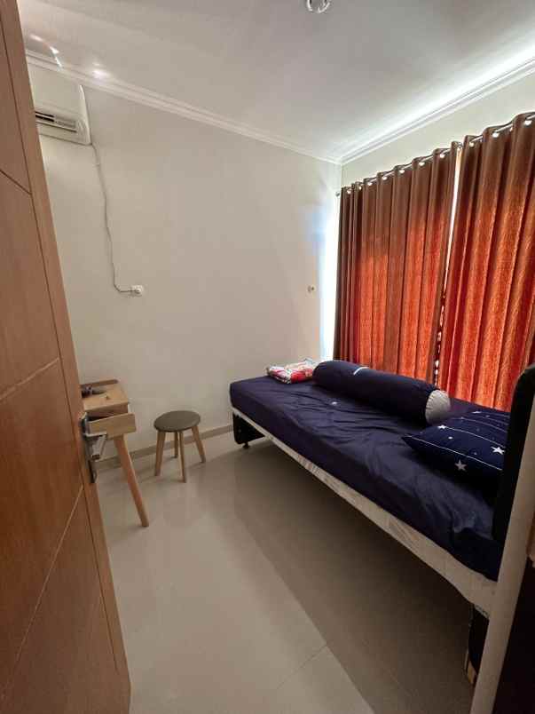 dijual rumah tasikmadu