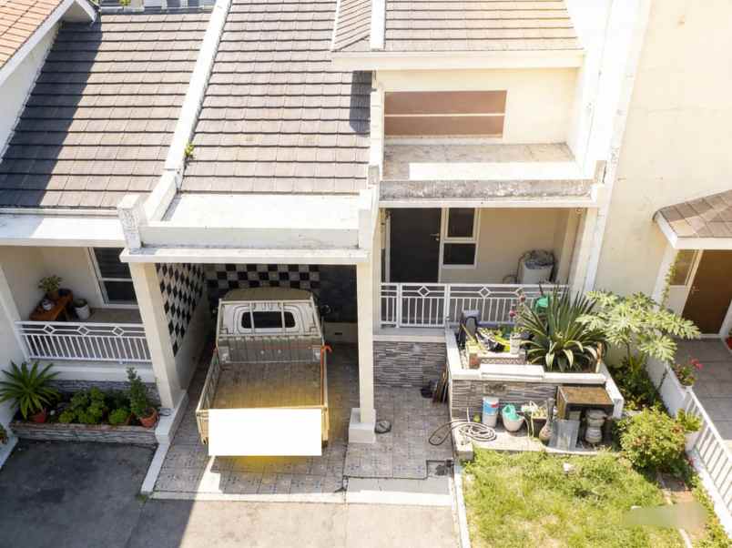 dijual rumah tembalang