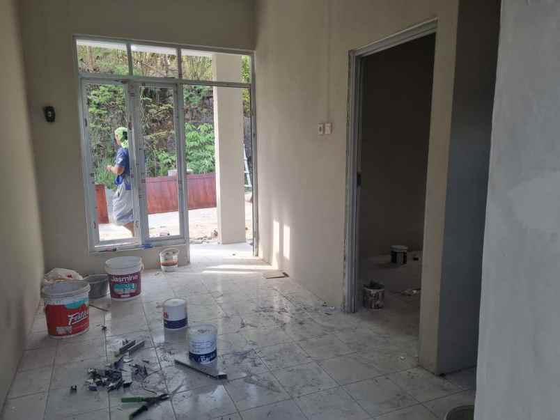 dijual rumah triwidadi