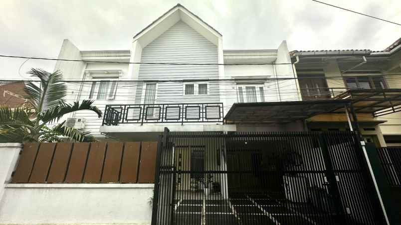 dijual rumah turangga