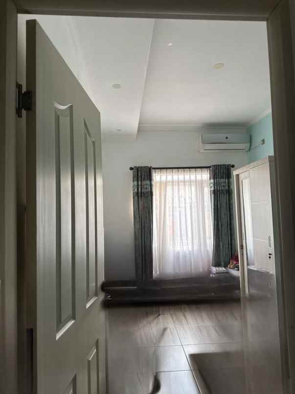 dijual rumah turangga