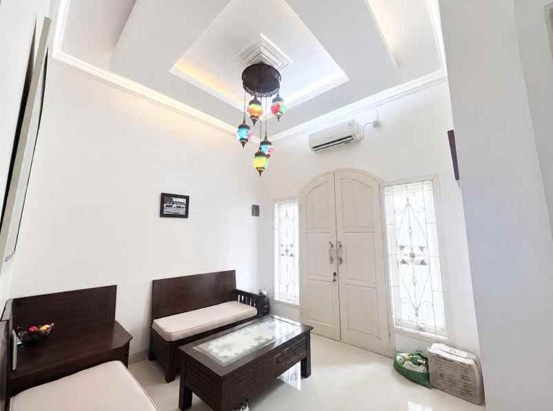 dijual rumah tytyan kencana