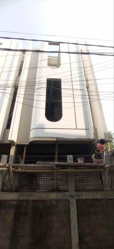 dijual rumah utan kayu utara