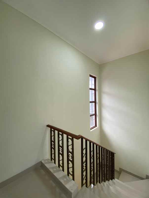 dijual rumah vasana residence