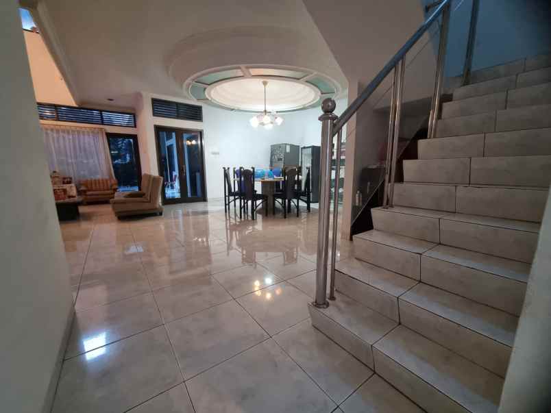 dijual rumah villa gading indah kelapa