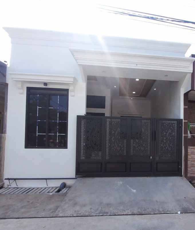 dijual rumah villa mutiara gading 3 kebalen
