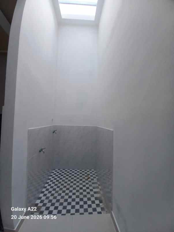 dijual rumah villa mutiara gading 3 kebalen