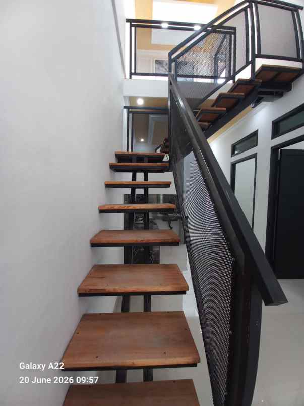 dijual rumah villa mutiara gading 3 kebalen