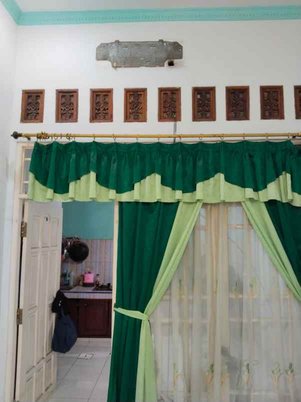 dijual rumah villa tomang baru blok e3
