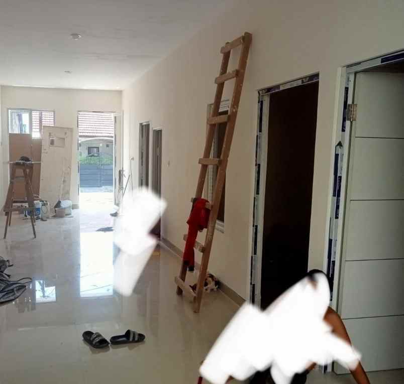 dijual rumah wiguna selatan