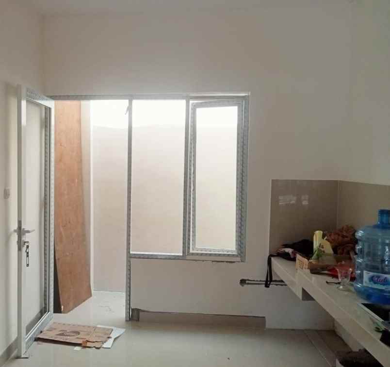 dijual rumah wiguna selatan