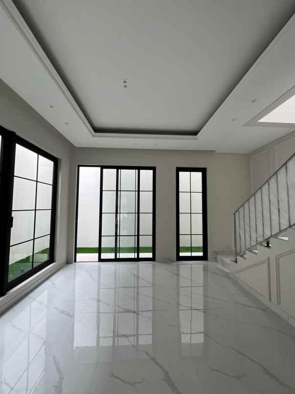 dijual rumah woodland citraland
