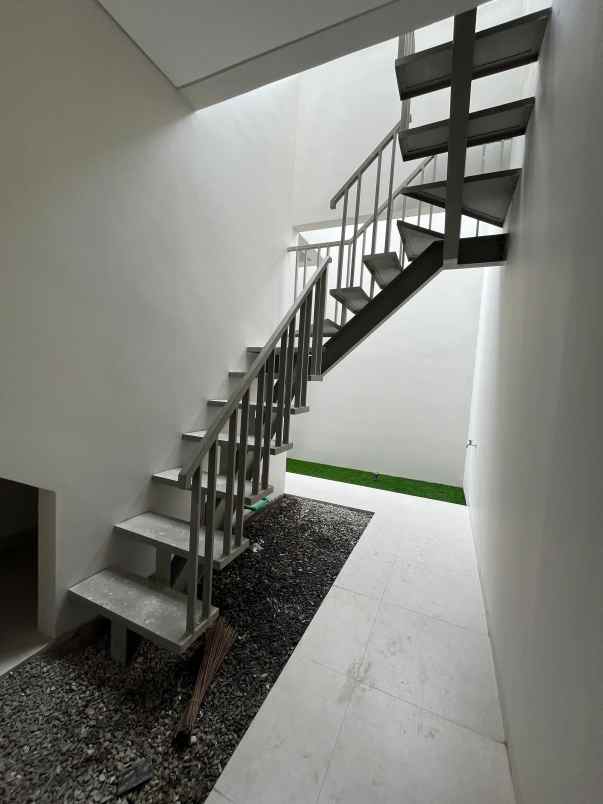 dijual rumah woodland citraland