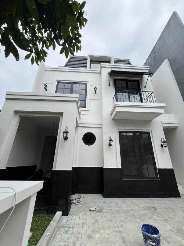 dijual rumah woodland citraland