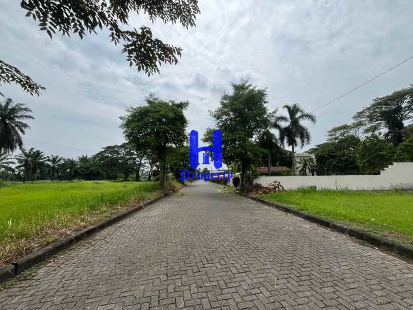 dijual tanah komplek graha metropolitan
