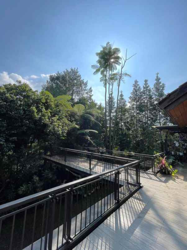 dijual villa jalan sersan bajuri