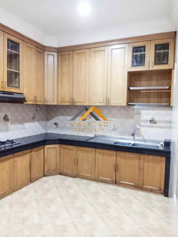 dijual villa komplek cemara asri jalan