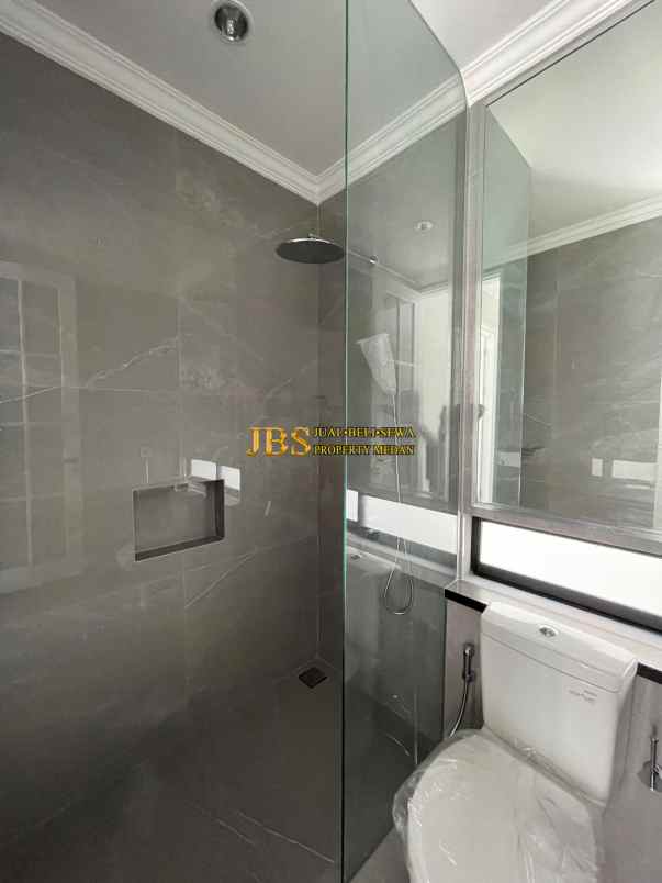 dijual villa komplek citraland gama