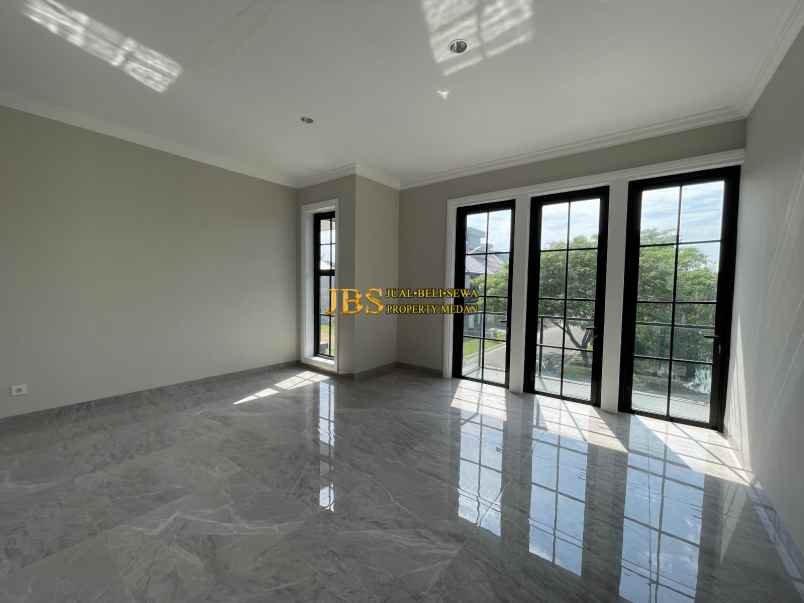 dijual villa komplek citraland gama