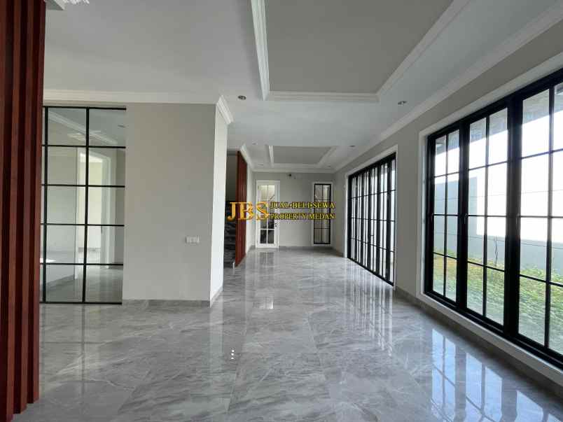 dijual villa komplek citraland gama