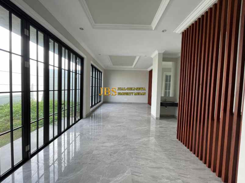 dijual villa komplek citraland gama