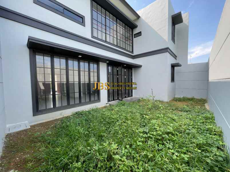 dijual villa komplek citraland gama