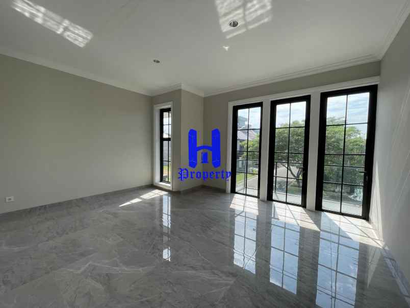 dijual villa komplek citraland gama