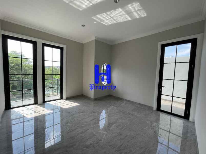 dijual villa komplek citraland gama