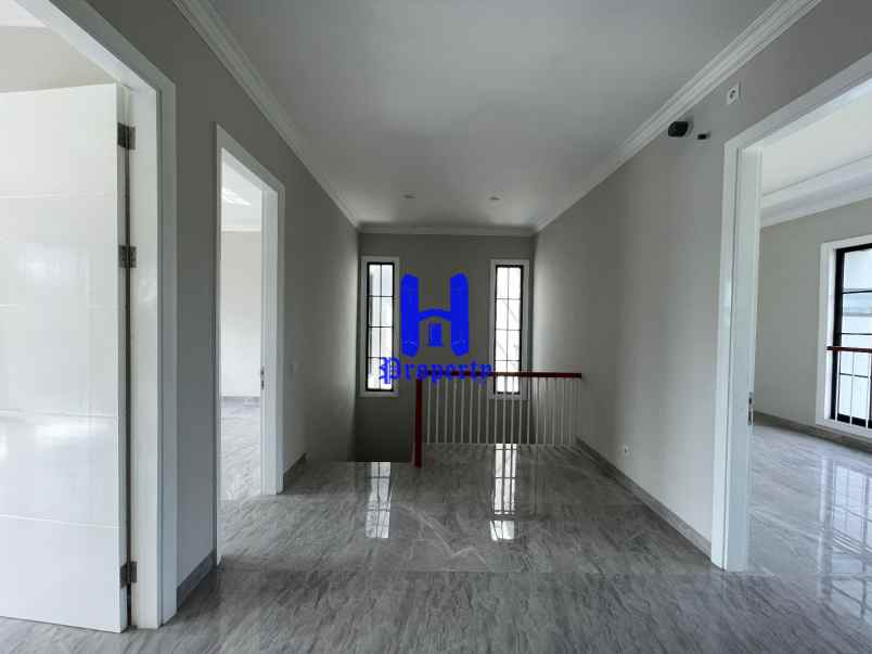 dijual villa komplek citraland gama