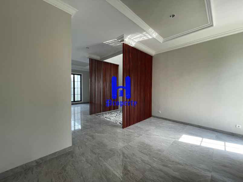 dijual villa komplek citraland gama