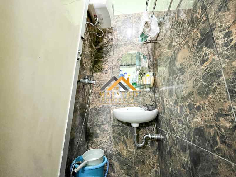 dijual villa komplek rahayu city jalan