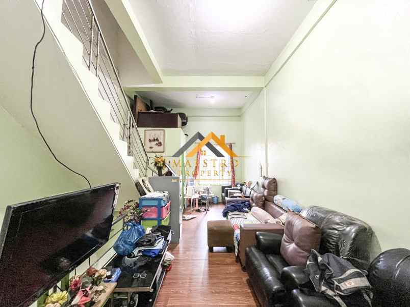 dijual villa komplek rahayu city jalan