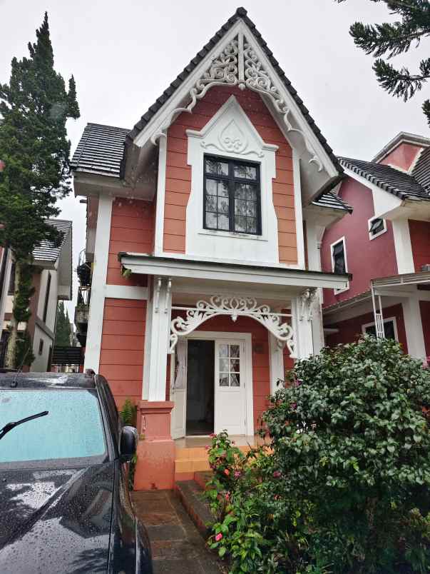 dijual villa kota bunga stockholm
