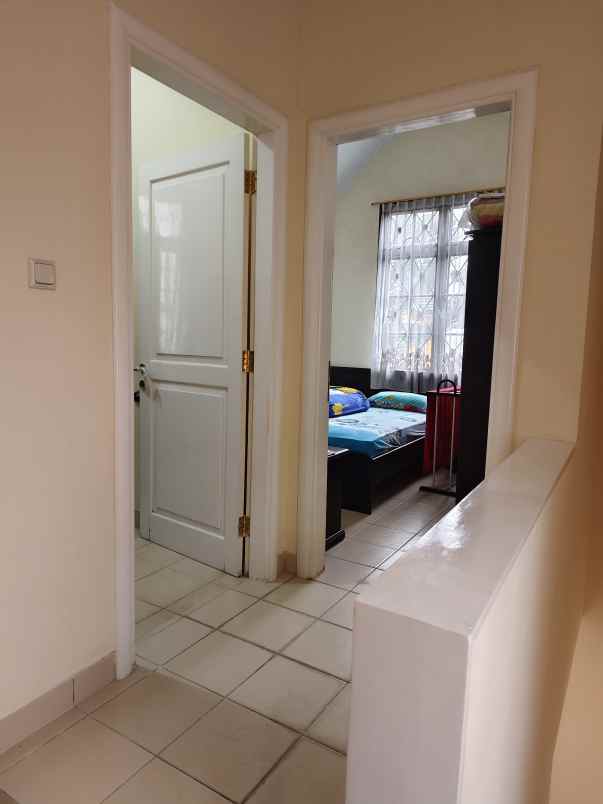 dijual villa kota bunga stockholm