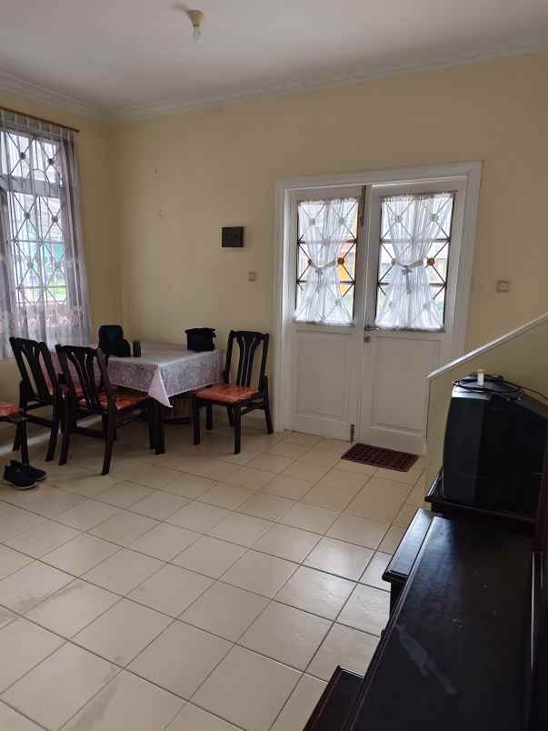 dijual villa kota bunga stockholm